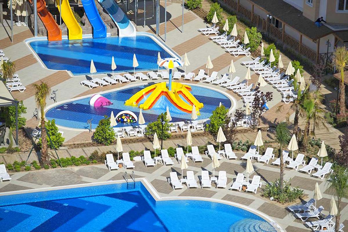 cheap resort hotels to Spend holiday with family