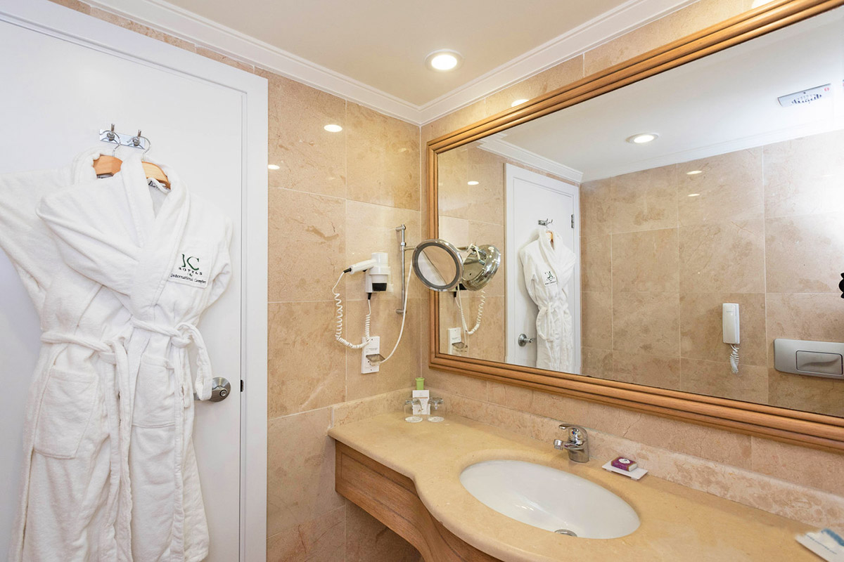 cheap resort hotels to Spend holiday with family