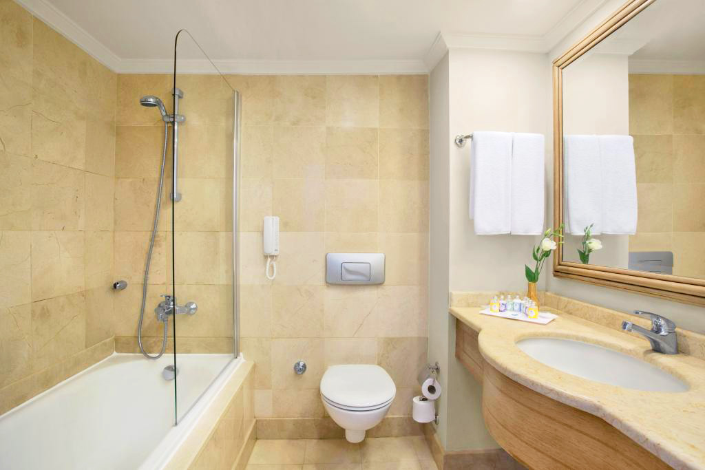 cheap resort hotels to Spend holiday with family