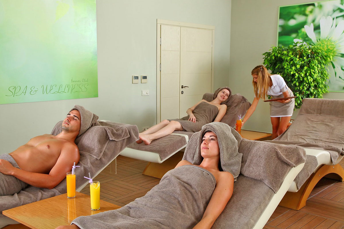 cheap resort hotels to Spend holiday with family