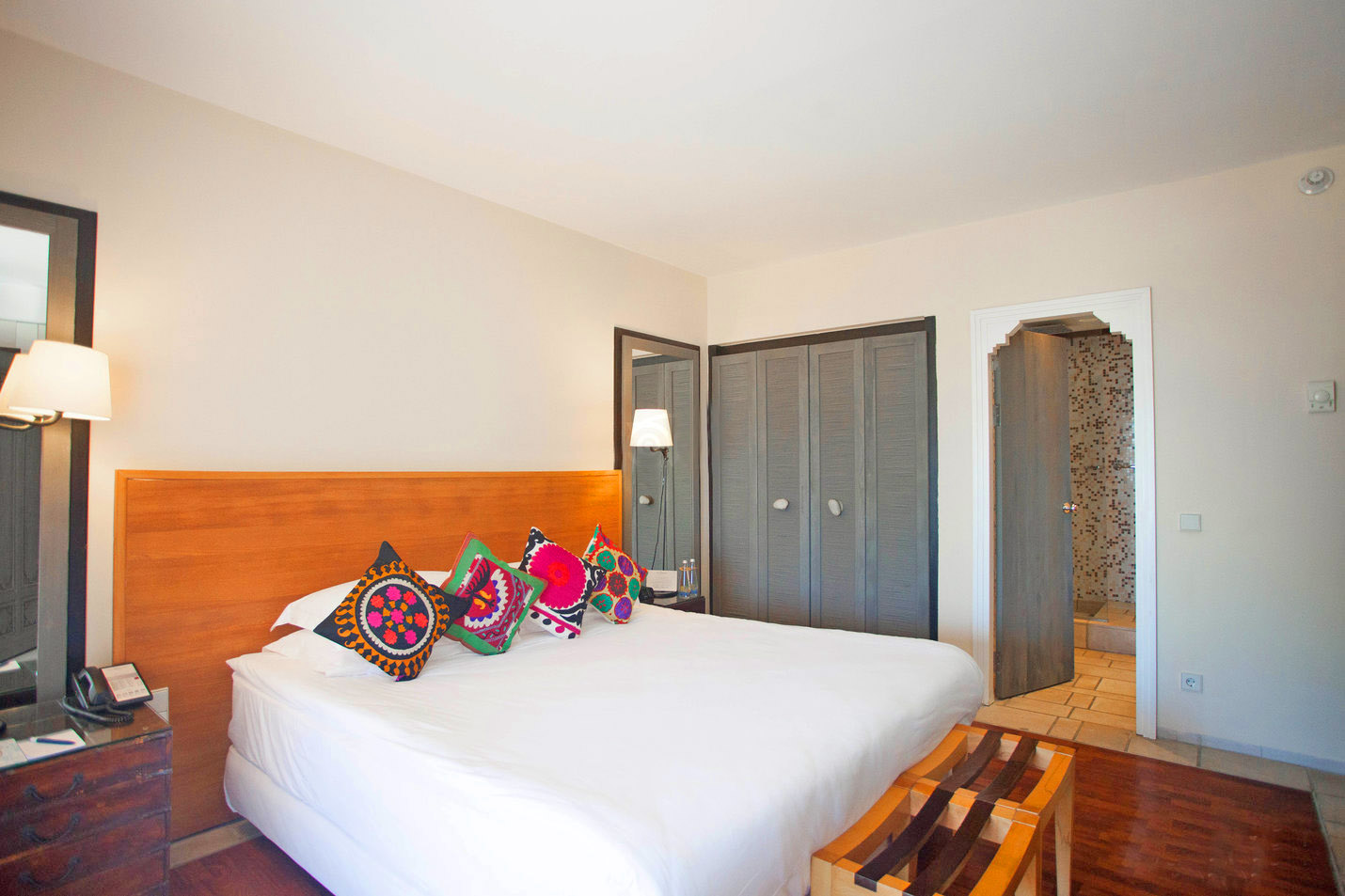 cheap resort hotels to Spend holiday with family