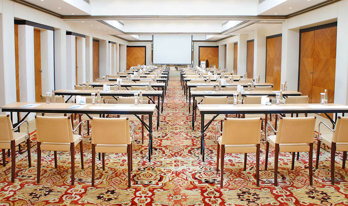 cheap resort hotels to Spend holiday with family