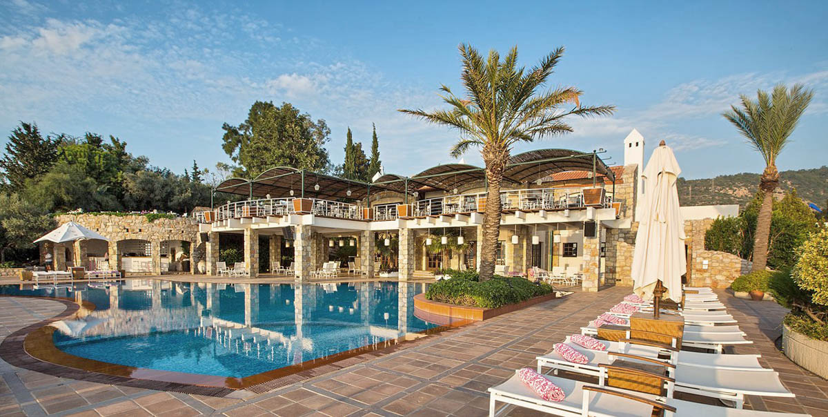 cheap resort hotels to Spend holiday with family