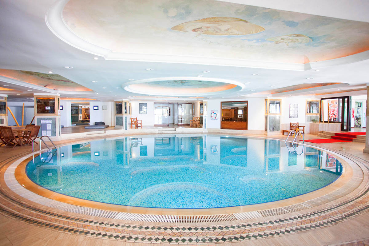 cheap resort hotels to Spend holiday with family