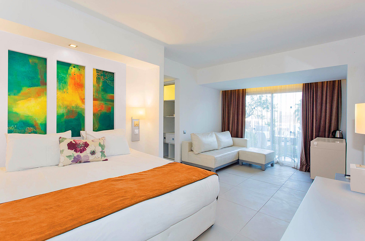 cheap resort hotels to Spend holiday with family