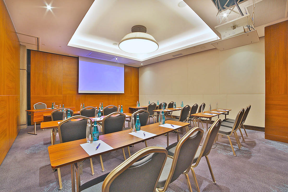 cheap resort hotels to Spend holiday with family