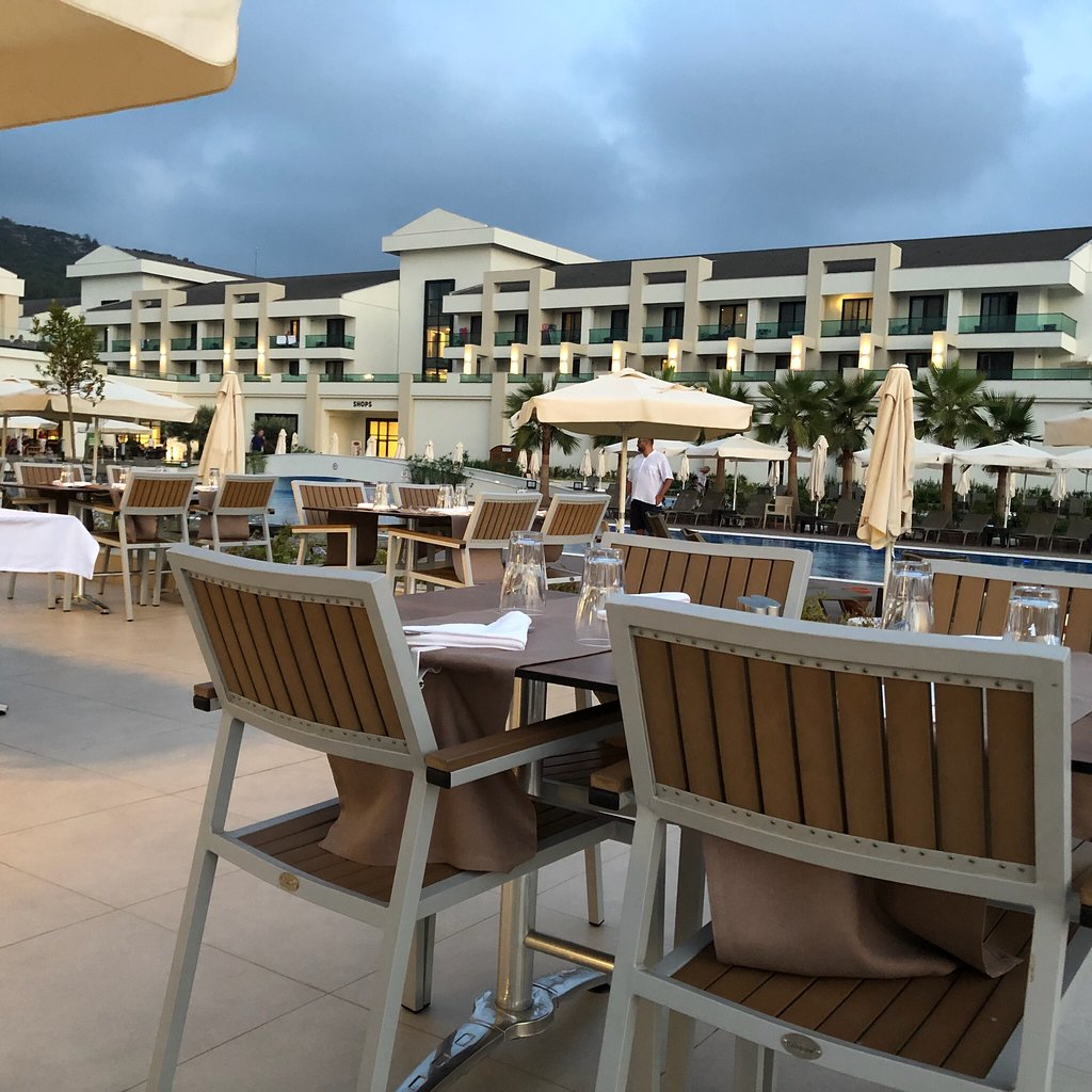 cheap resort hotels to Spend holiday with family