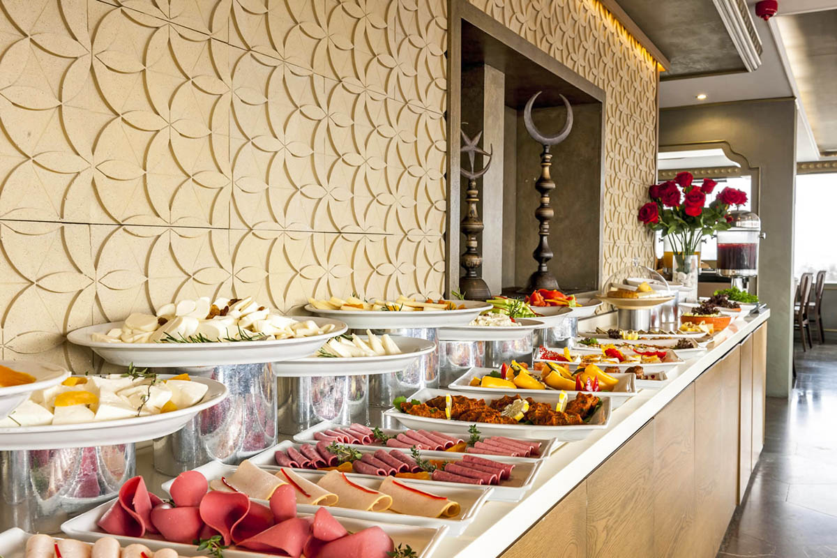 cheap resort hotels to Spend holiday with family