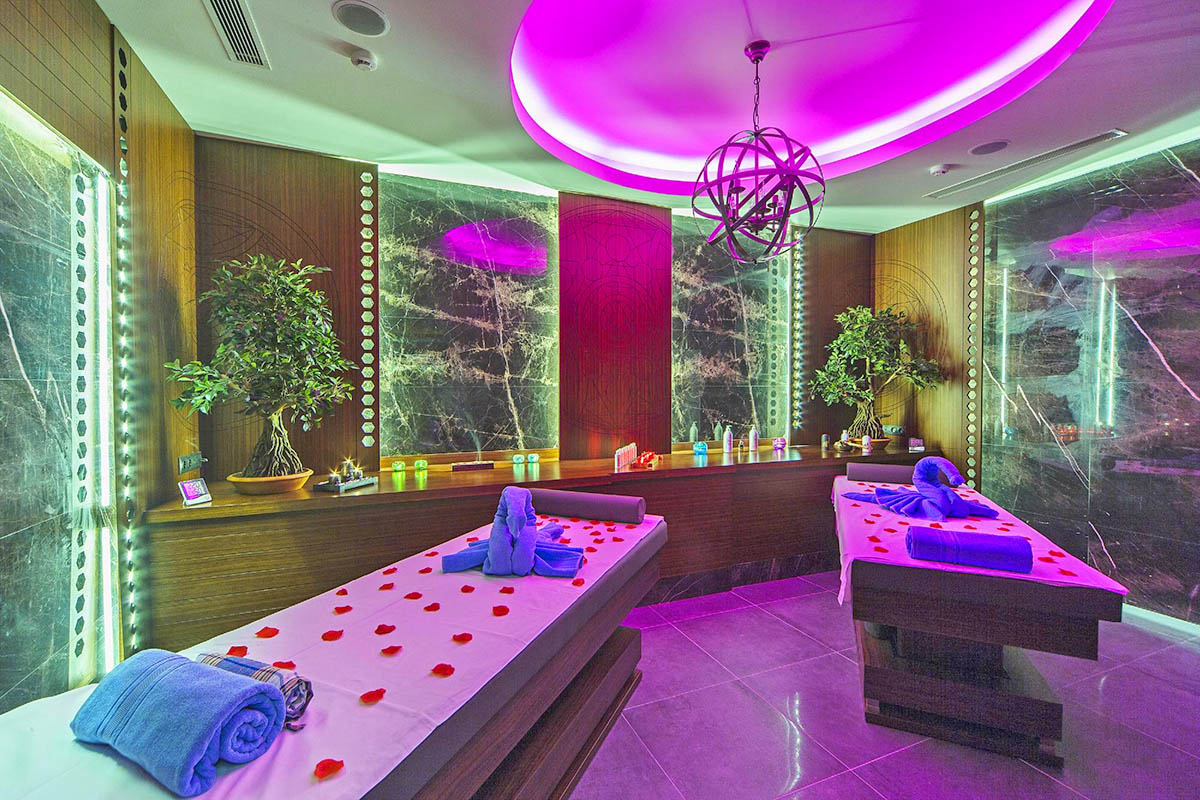 cheap resort hotels to Spend holiday with family