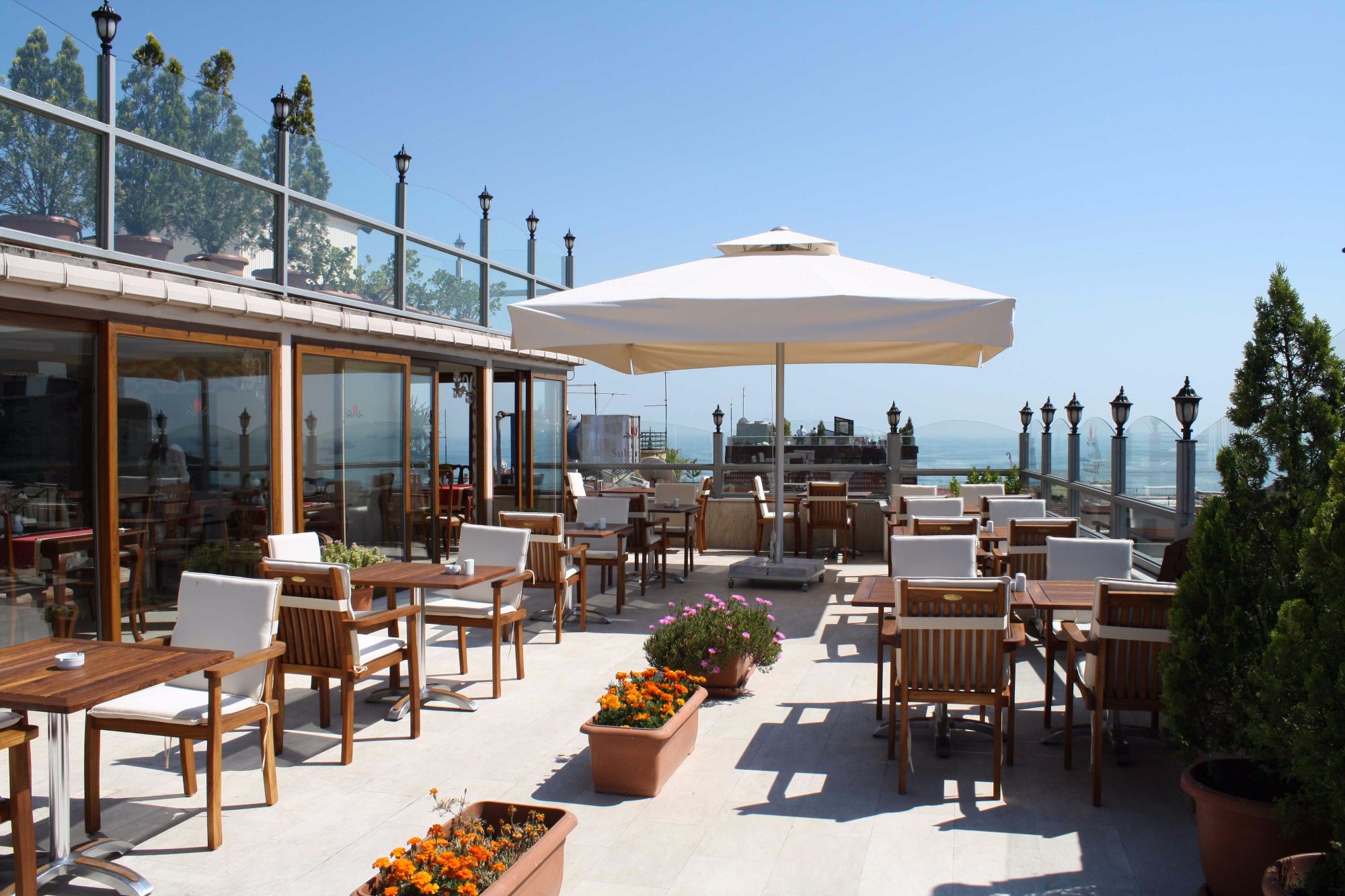 cheap resort hotels to Spend holiday with family