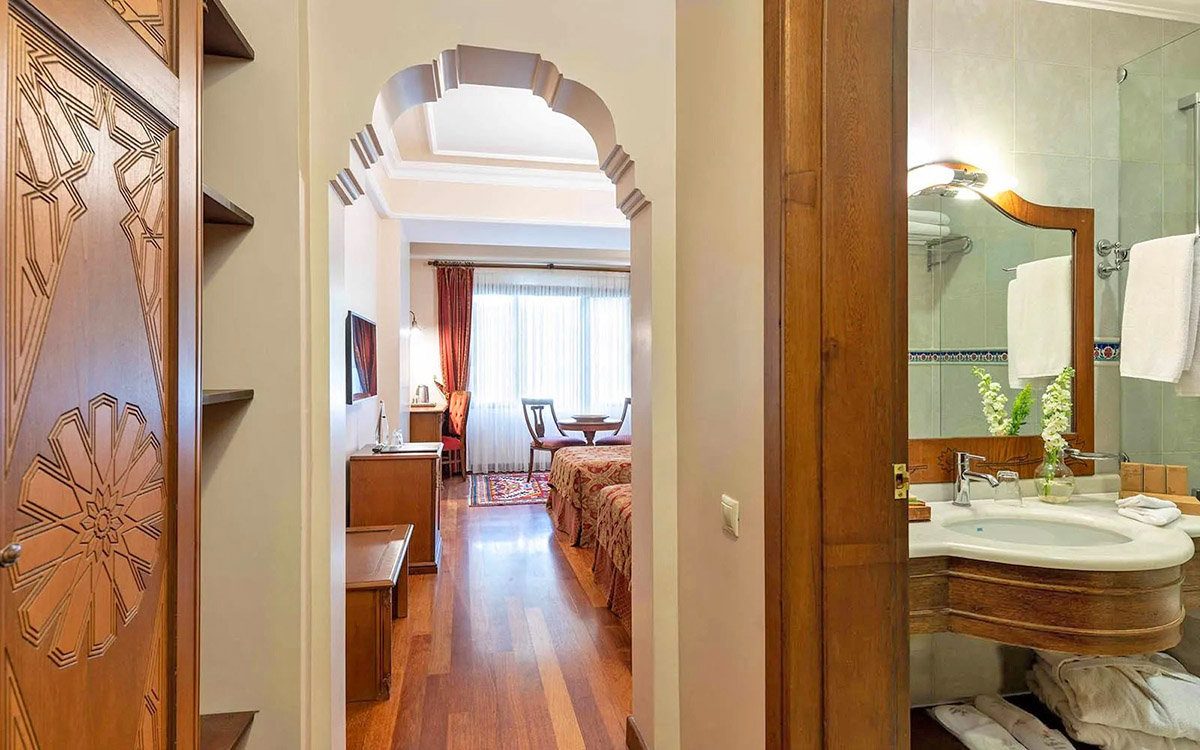 cheap resort hotels to Spend holiday with family