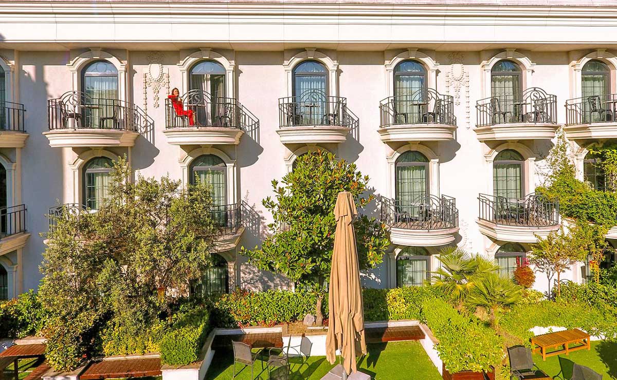 cheap resort hotels to Spend holiday with family