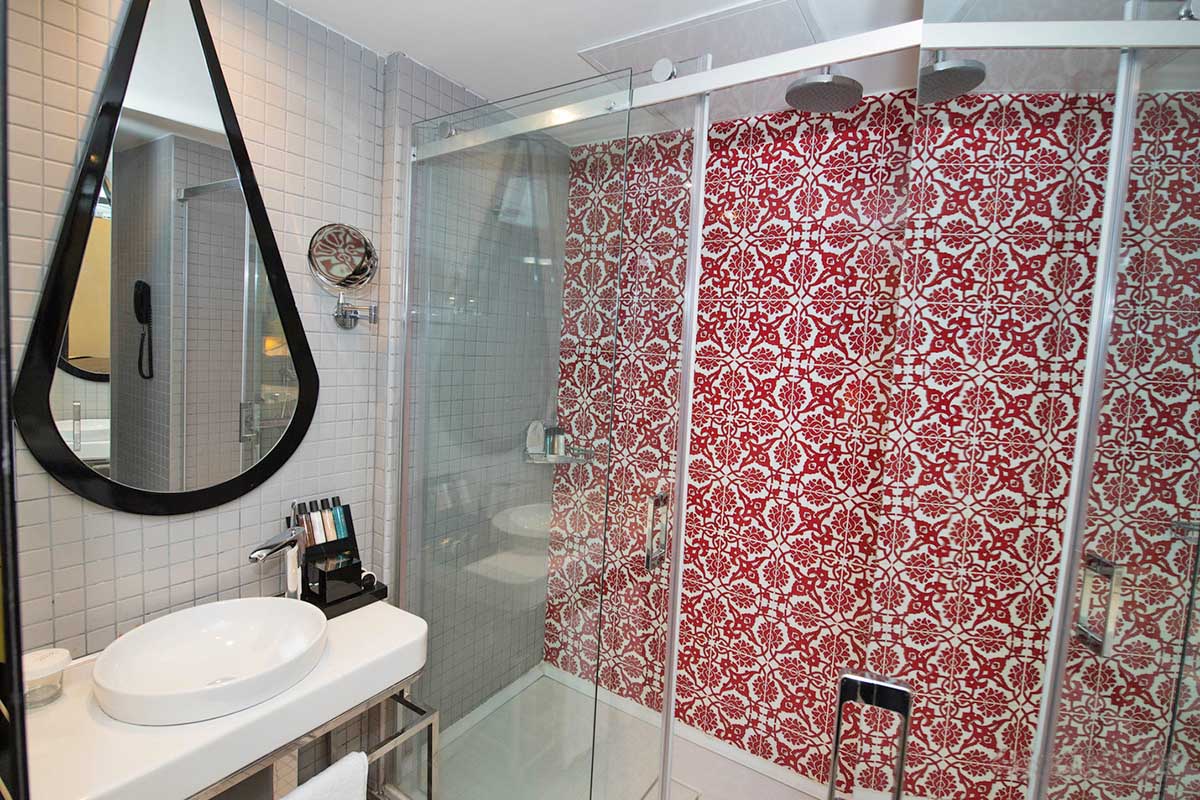 cheap resort hotels to Spend holiday with family