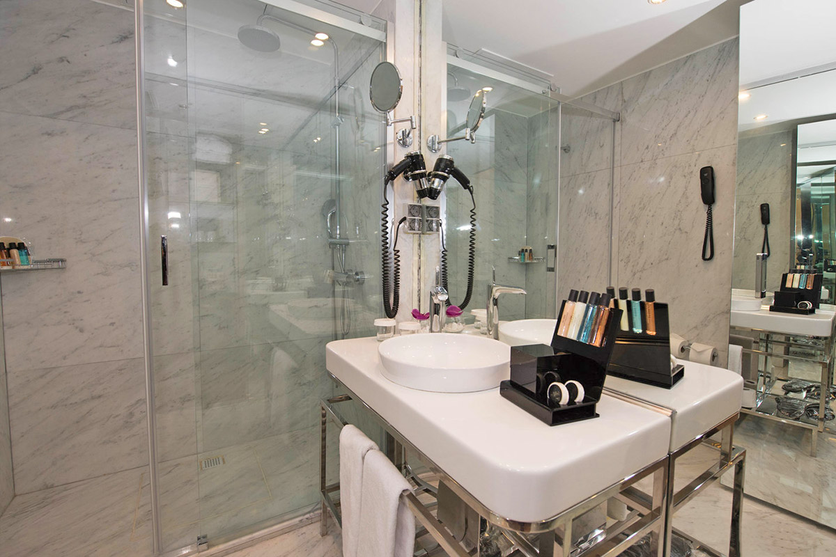 cheap resort hotels to Spend holiday with family