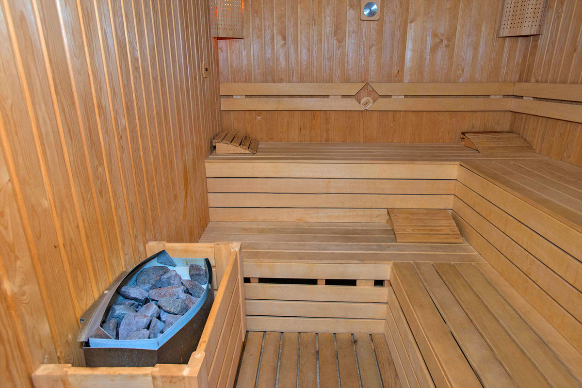 cheap resort hotels to Spend holiday with family