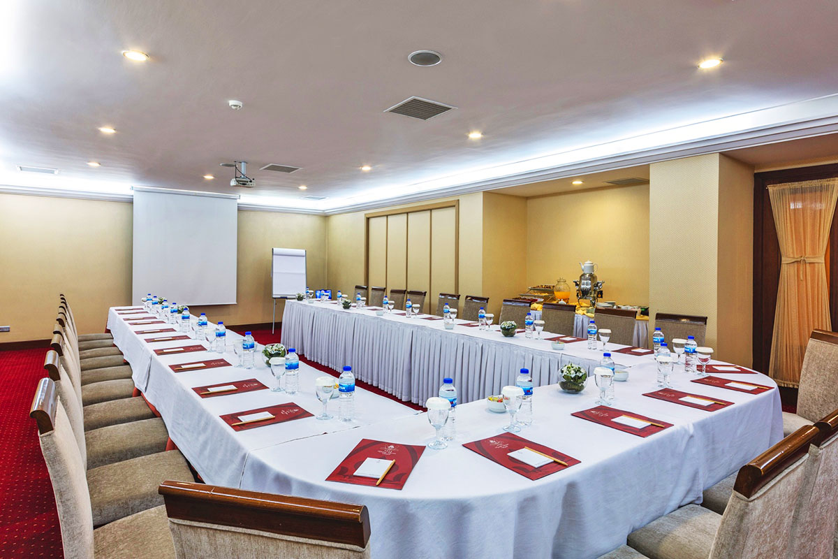 cheap resort hotels to Spend holiday with family