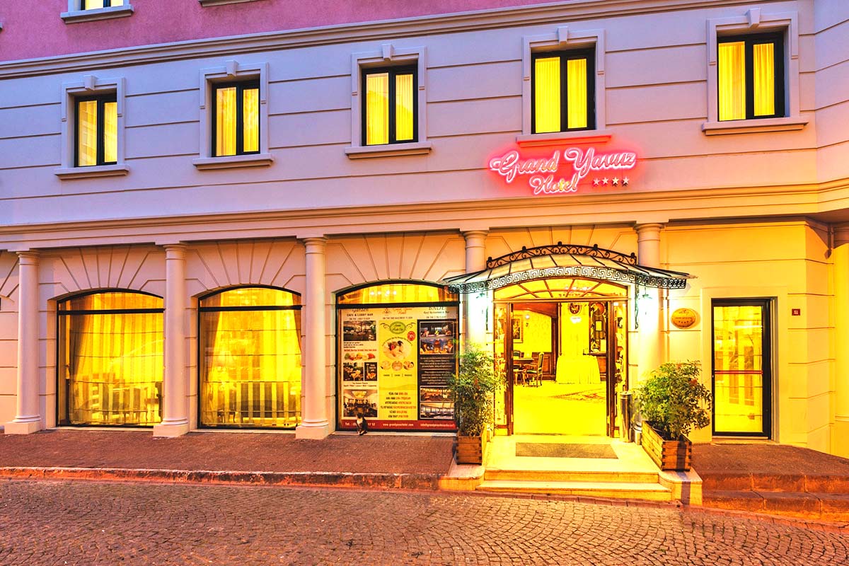 cheap resort hotels to Spend holiday with family