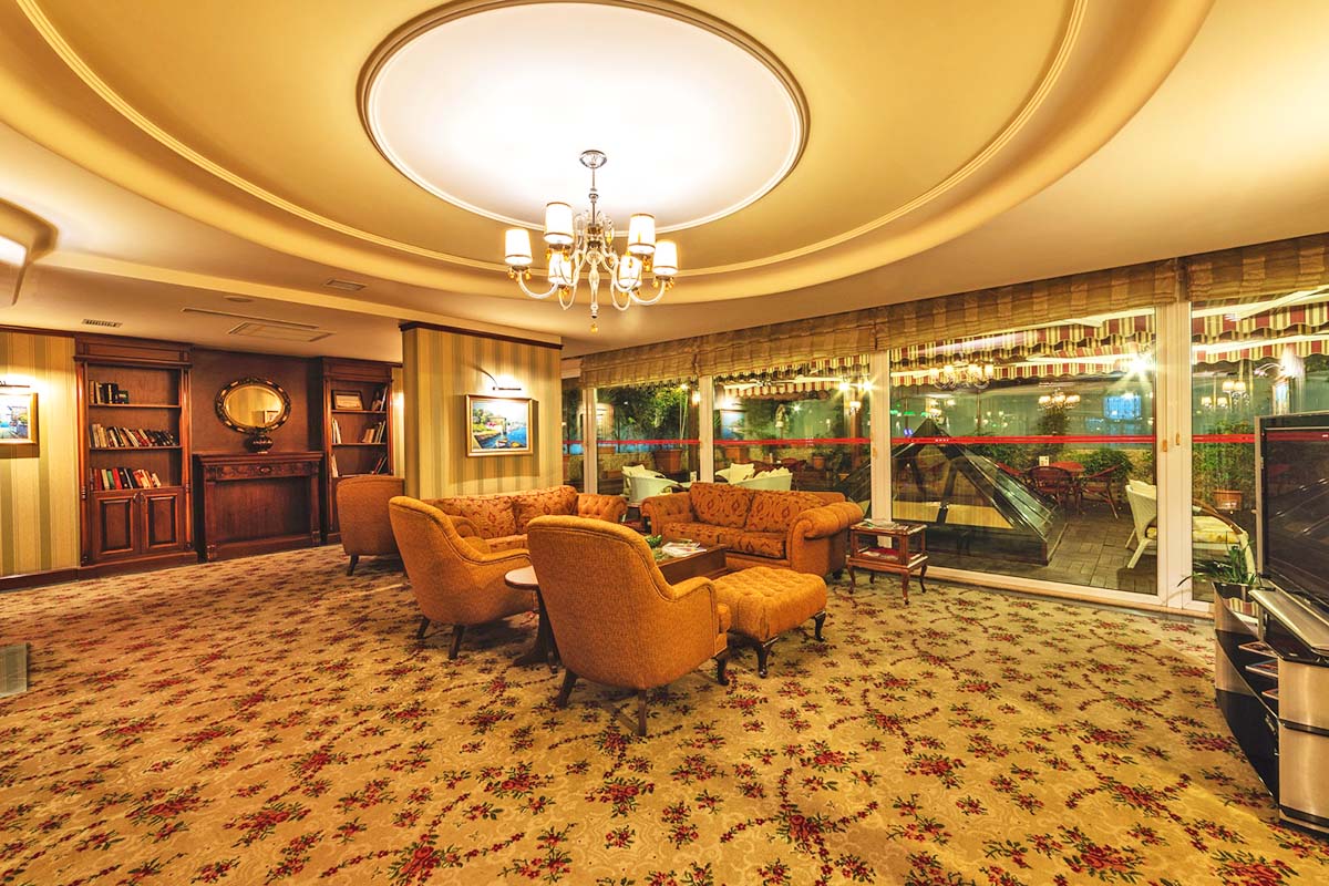 cheap resort hotels to Spend holiday with family