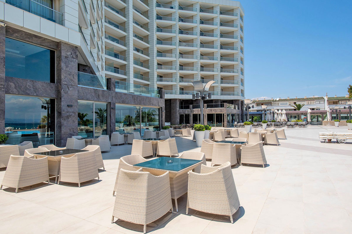 cheap resort hotels to Spend holiday with family