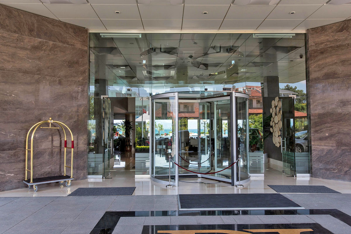 cheap resort hotels to Spend holiday with family