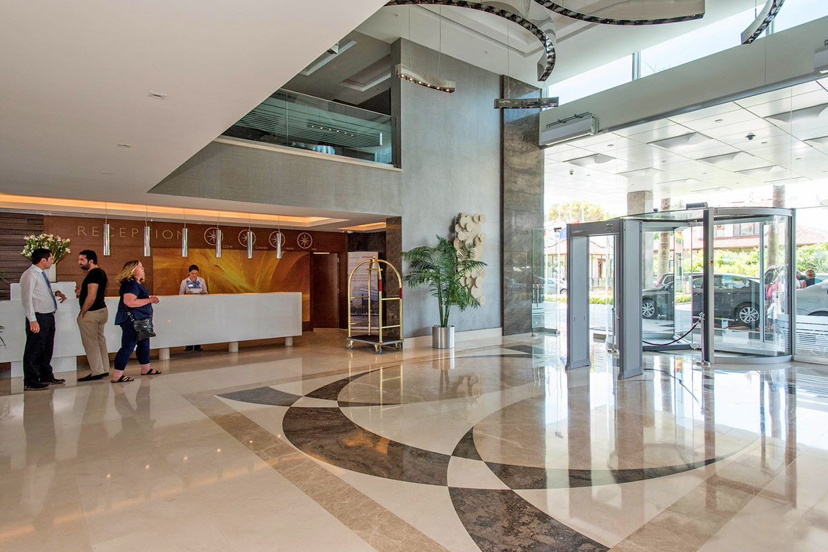 cheap resort hotels to Spend holiday with family