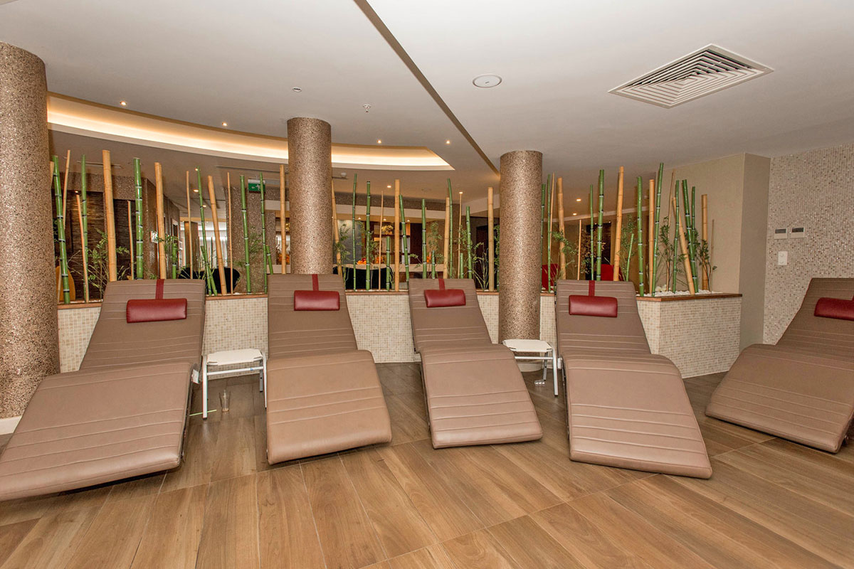 cheap resort hotels to Spend holiday with family