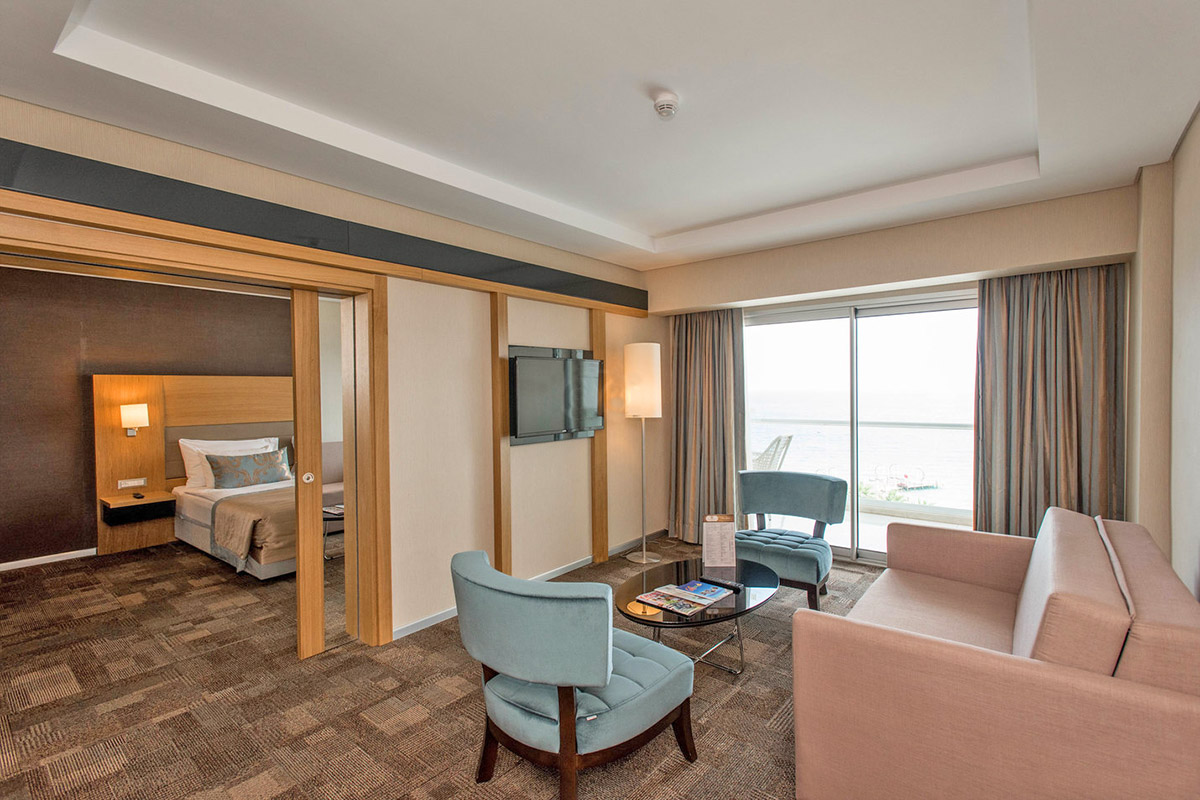 cheap resort hotels to Spend holiday with family