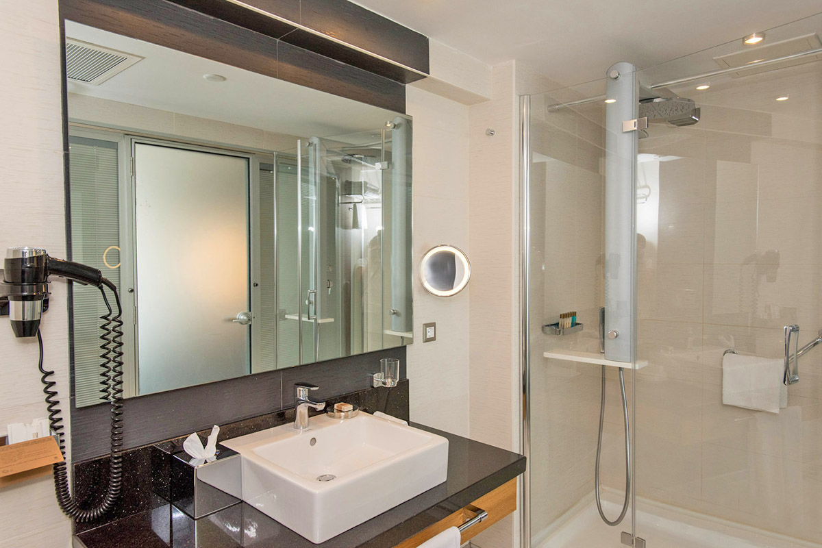 cheap resort hotels to Spend holiday with family