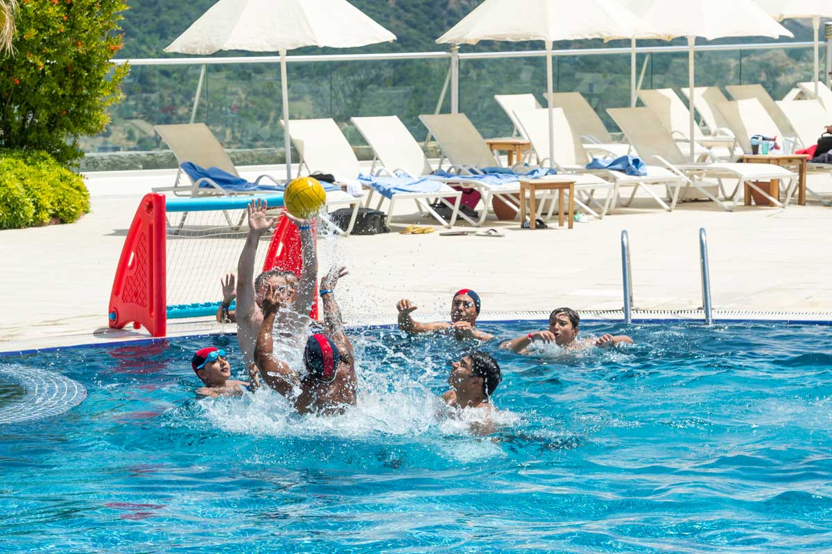 cheap resort hotels to Spend holiday with family