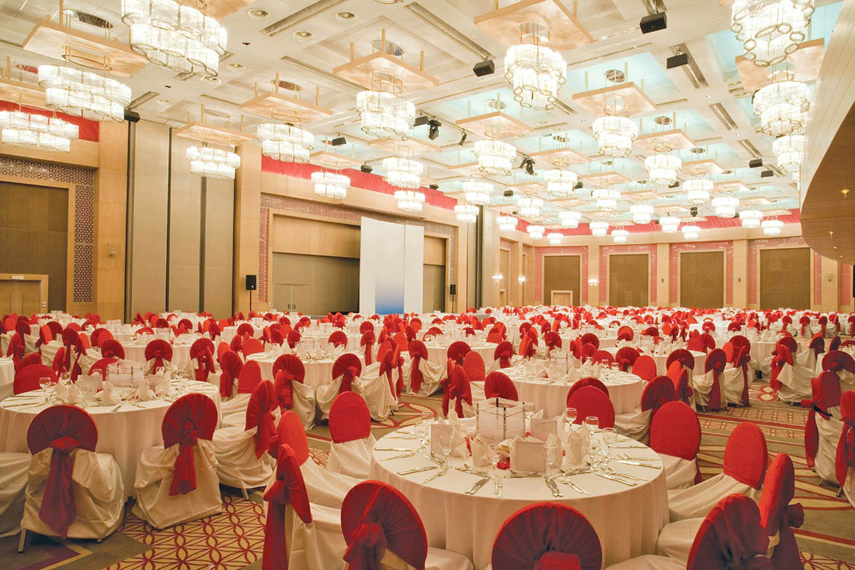 cheap resort hotels to Spend holiday with family