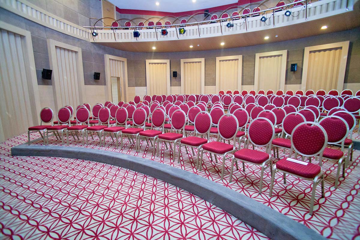 cheap resort hotels to Spend holiday with family