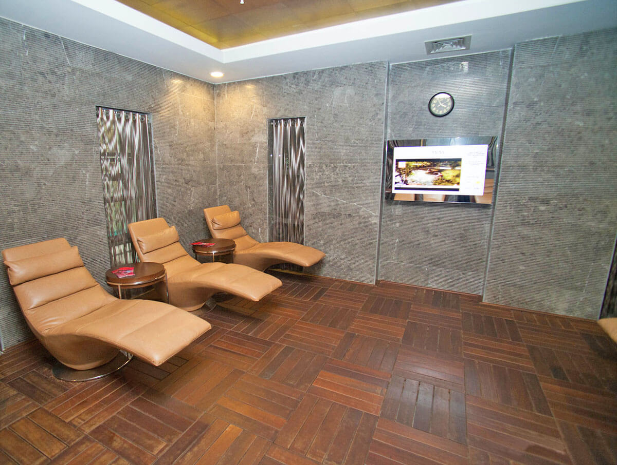 cheap resort hotels to Spend holiday with family