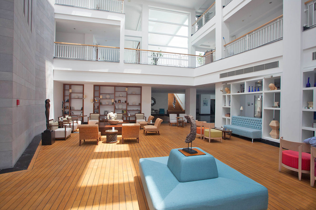 cheap resort hotels to Spend holiday with family