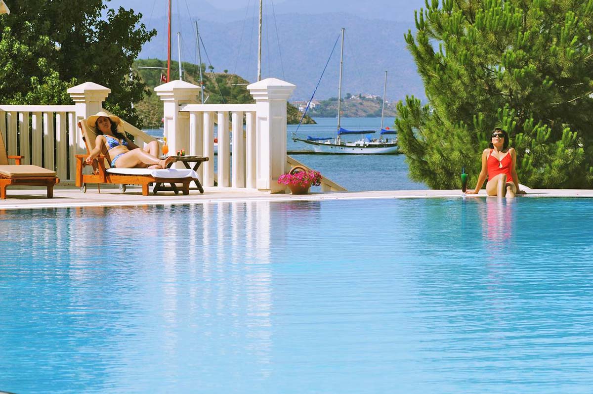 cheap resort hotels to Spend holiday with family