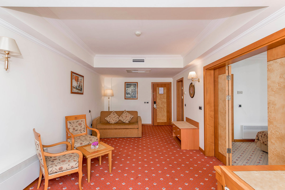 cheap resort hotels to Spend holiday with family