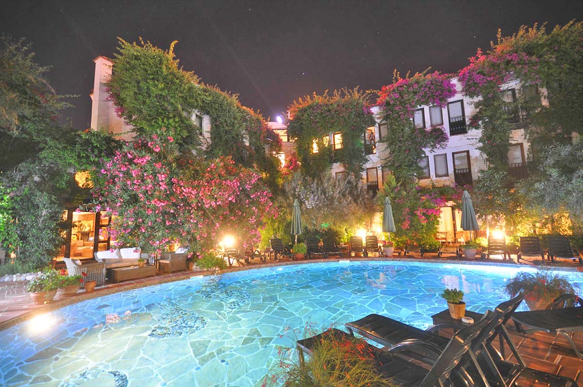 cheap resort hotels to Spend holiday with family