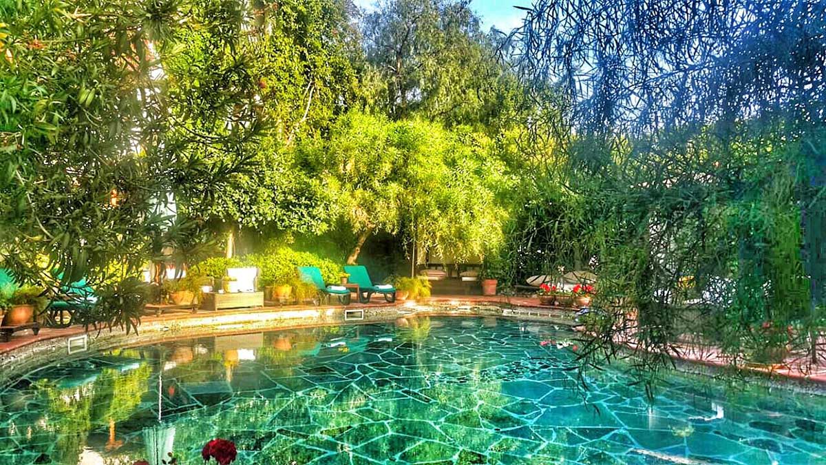 cheap resort hotels to Spend holiday with family