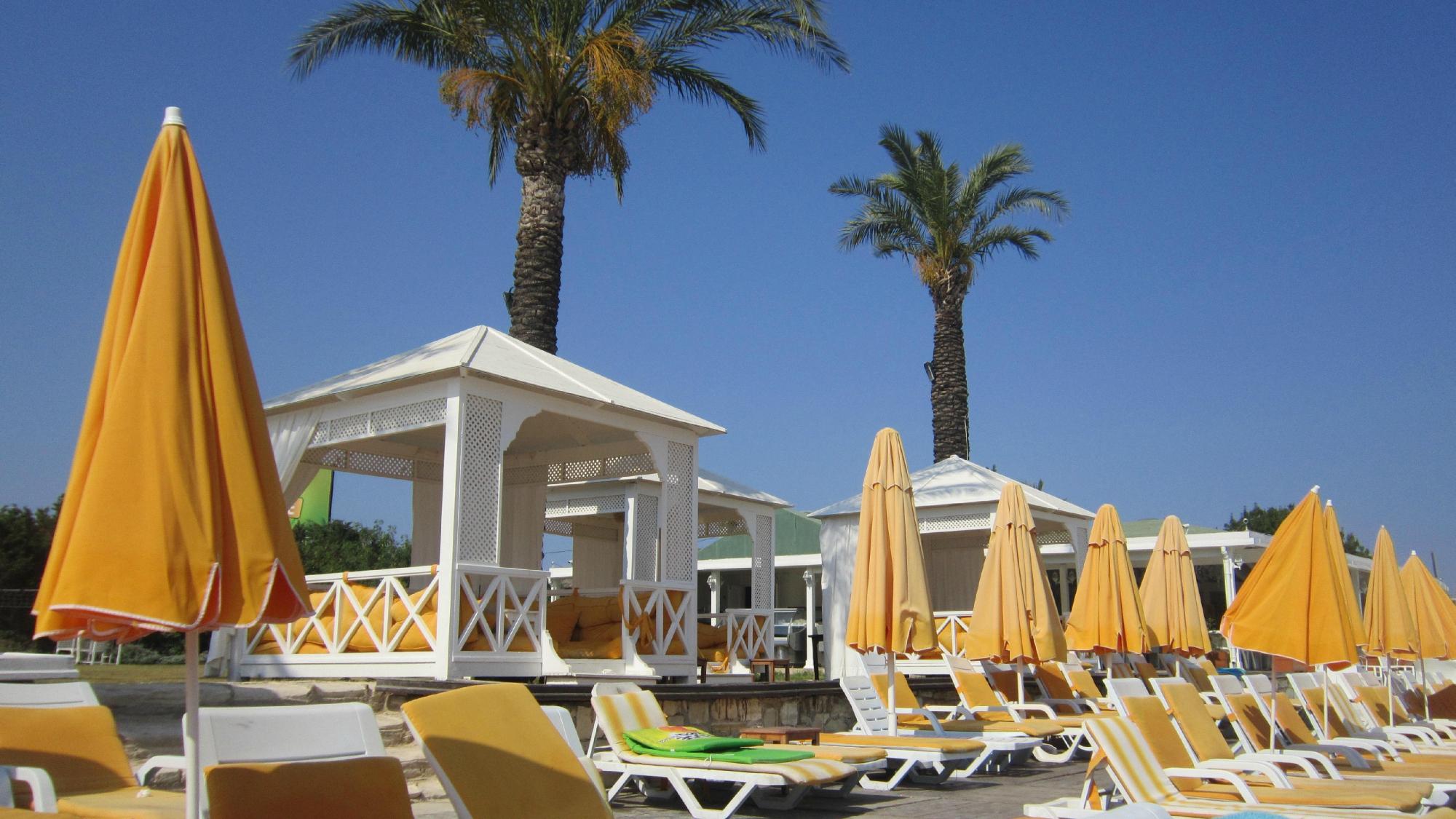 cheap resort hotels to Spend holiday with family