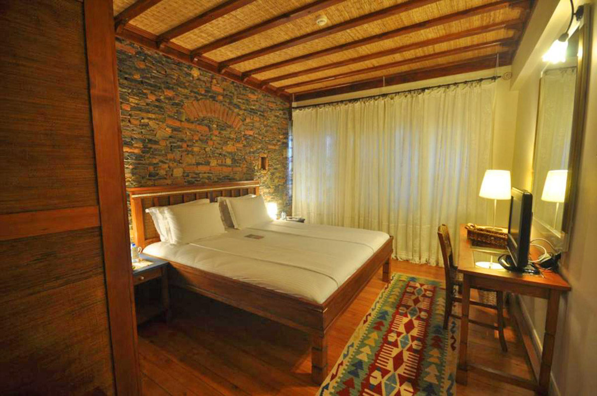 ei vino hotel suite bedroom