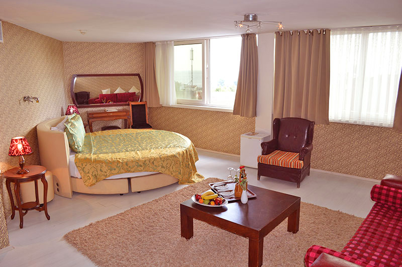 cheap resort hotels to Spend holiday with family