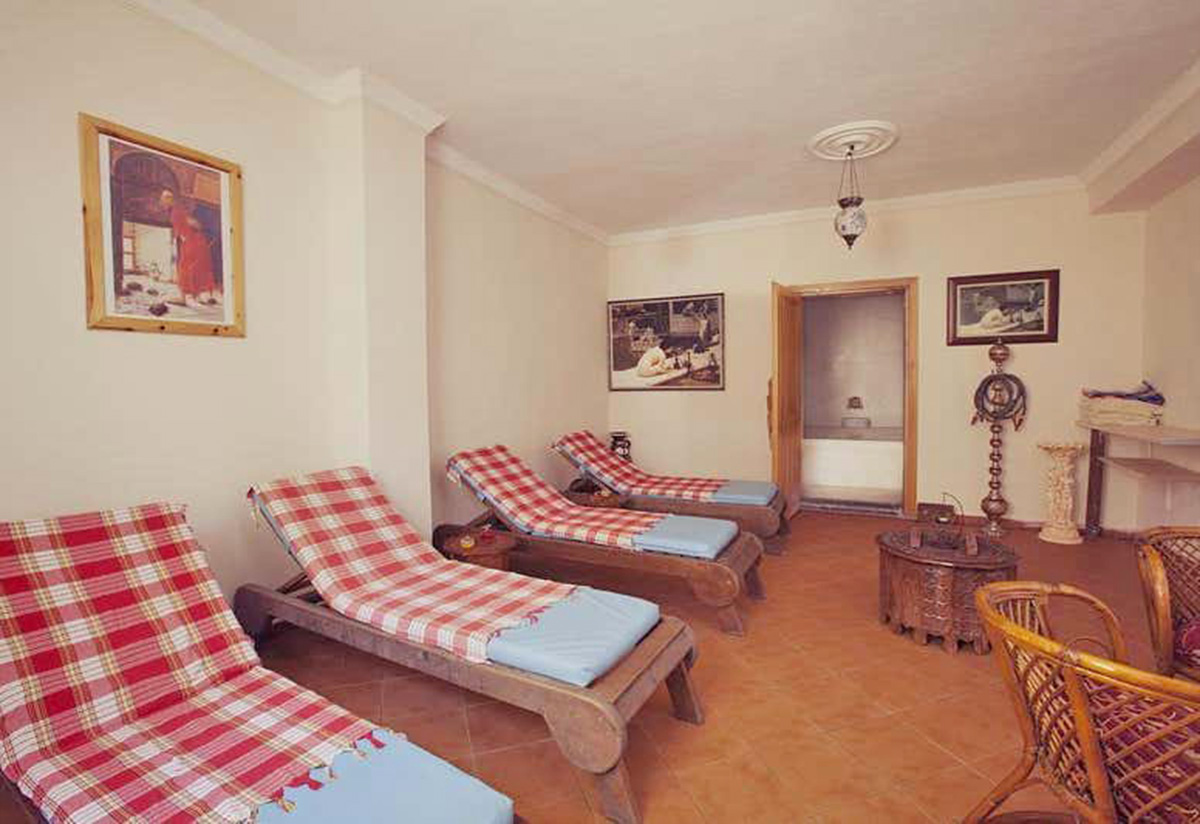 cheap resort hotels to Spend holiday with family