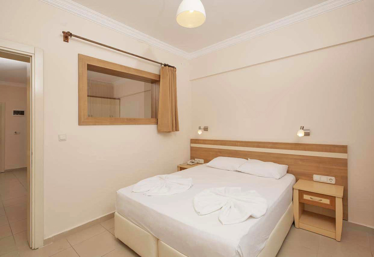 cats garden double bedroom