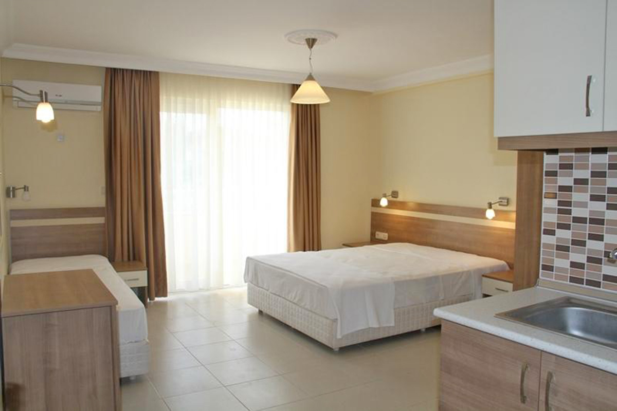 cats garden double bedroom 2