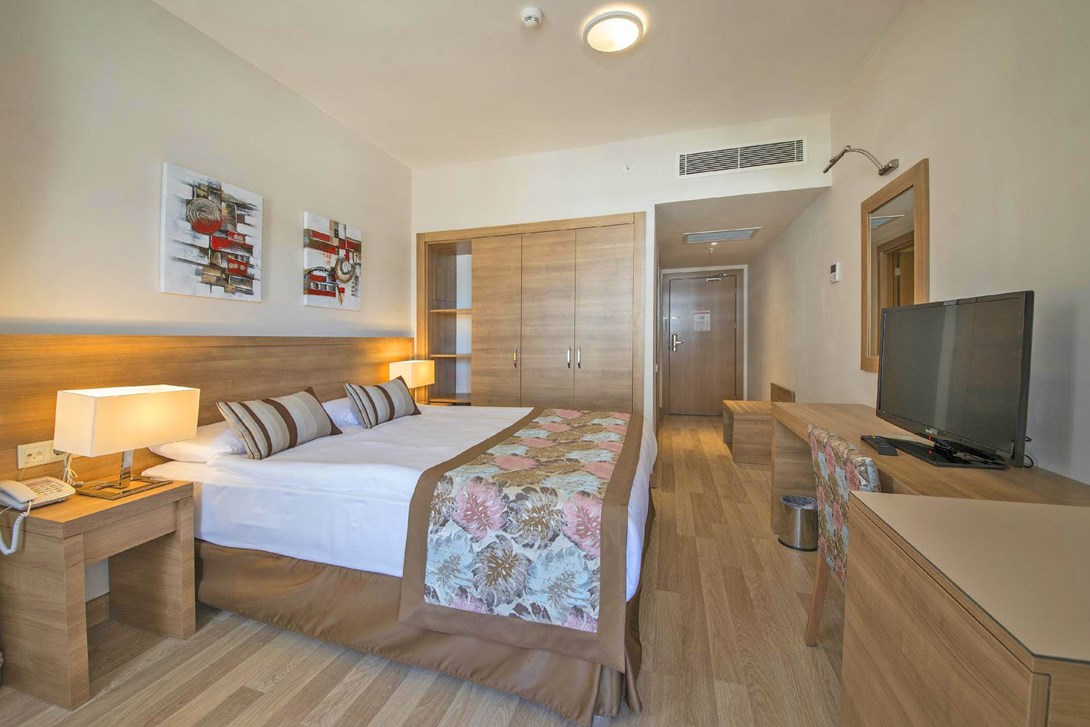 ramada resort lara double bedroom