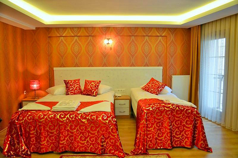 black pearl deluxe family suite bedroom