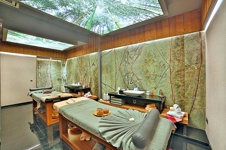 cheap resort hotels to Spend holiday with family