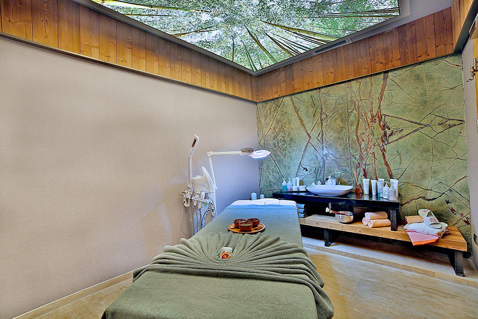 cheap resort hotels to Spend holiday with family