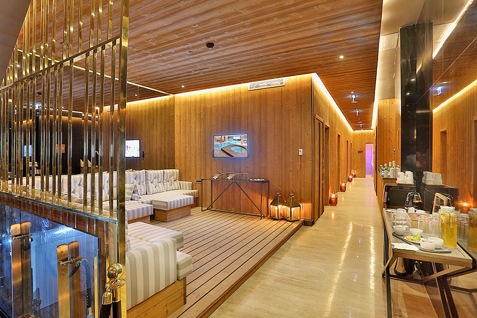 cheap resort hotels to Spend holiday with family