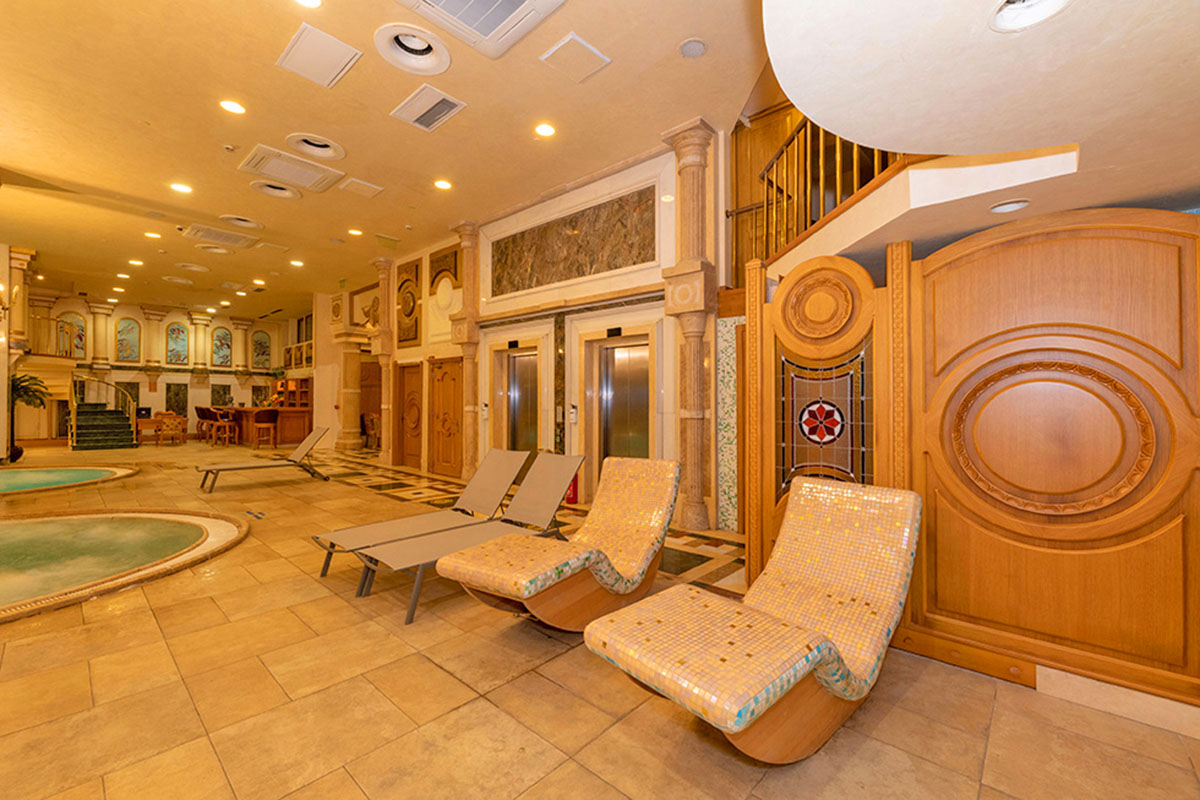 cheap resort hotels to Spend holiday with family