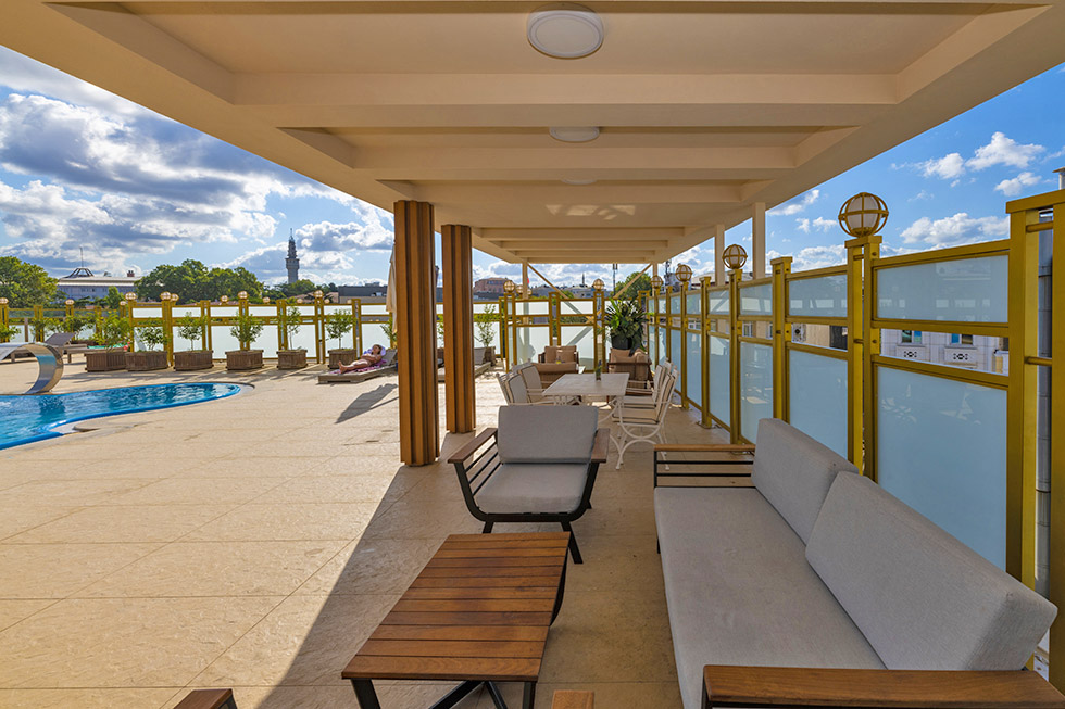 cheap resort hotels to Spend holiday with family